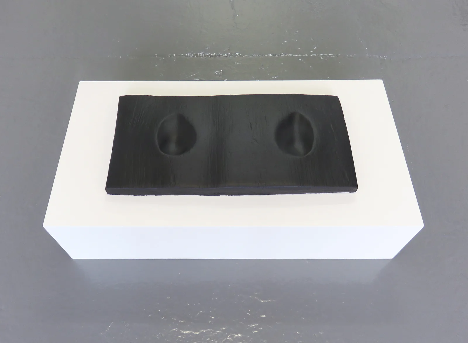 Agnes Calf, Kneeling, 2015
