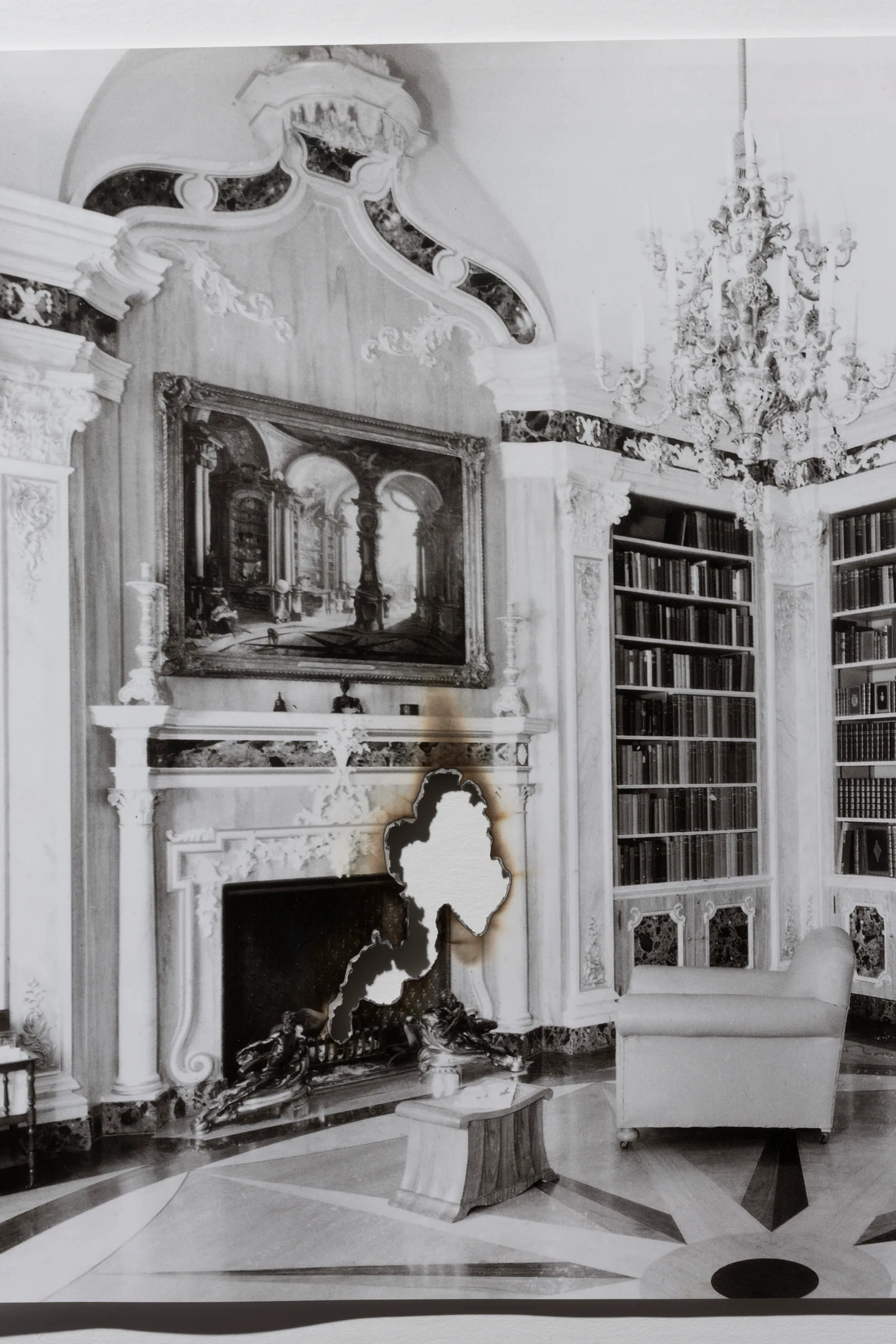 Catherine Bertola, Sad Bones (Kensington Palace), 2017